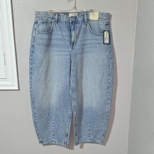 Universal Thread Women's High-Rise Easy Barrel Ankle Jeans Light Wash Waist 16